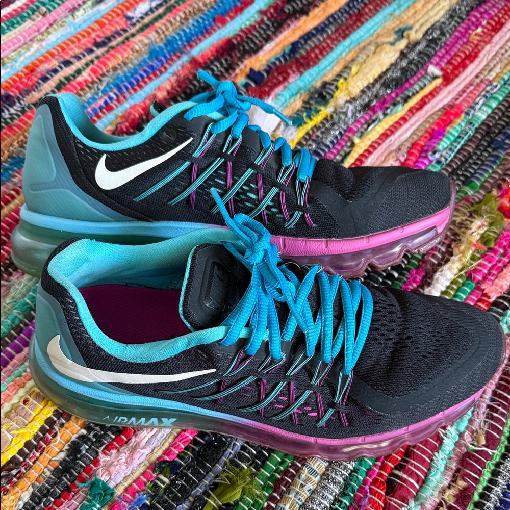 Nike Women's Black Athletic Shoes with Teal and Pink Accents Size 9.5